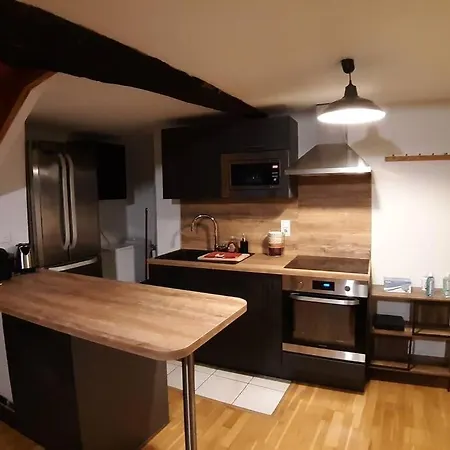 Exceptionnel 4 Etoiles Hyper Centre 65 M2 Au 4eme Etage Sans Ascenseur Avec Tour Du 12eme Siecle Albi