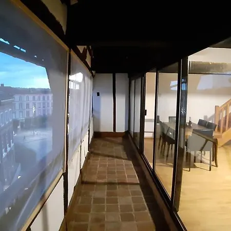 Exceptionnel 4 Etoiles Hyper Centre 65 M2 Au 4eme Etage Sans Ascenseur Avec Tour Du 12eme Siecle Appartement Albi