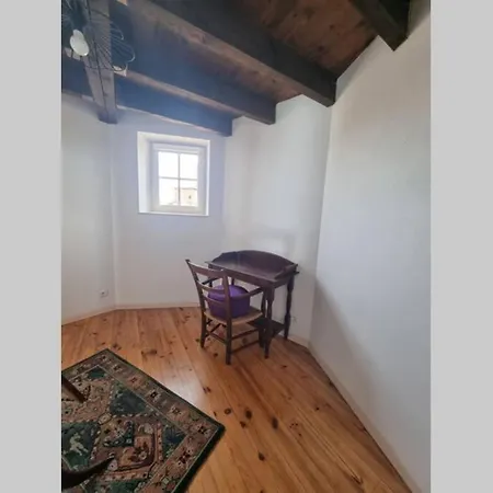 Exceptionnel 4 Etoiles Hyper Centre 65 M2 Au 4eme Etage Sans Ascenseur Avec Tour Du 12eme Siecle *