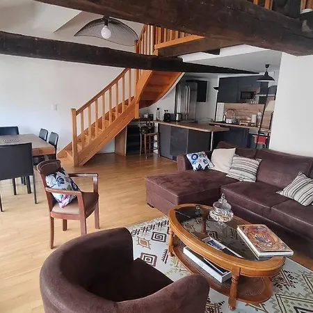Exceptionnel 4 Etoiles Hyper Centre 65 M2 Au 4eme Etage Sans Ascenseur Avec Tour Du 12eme Siecle Albi